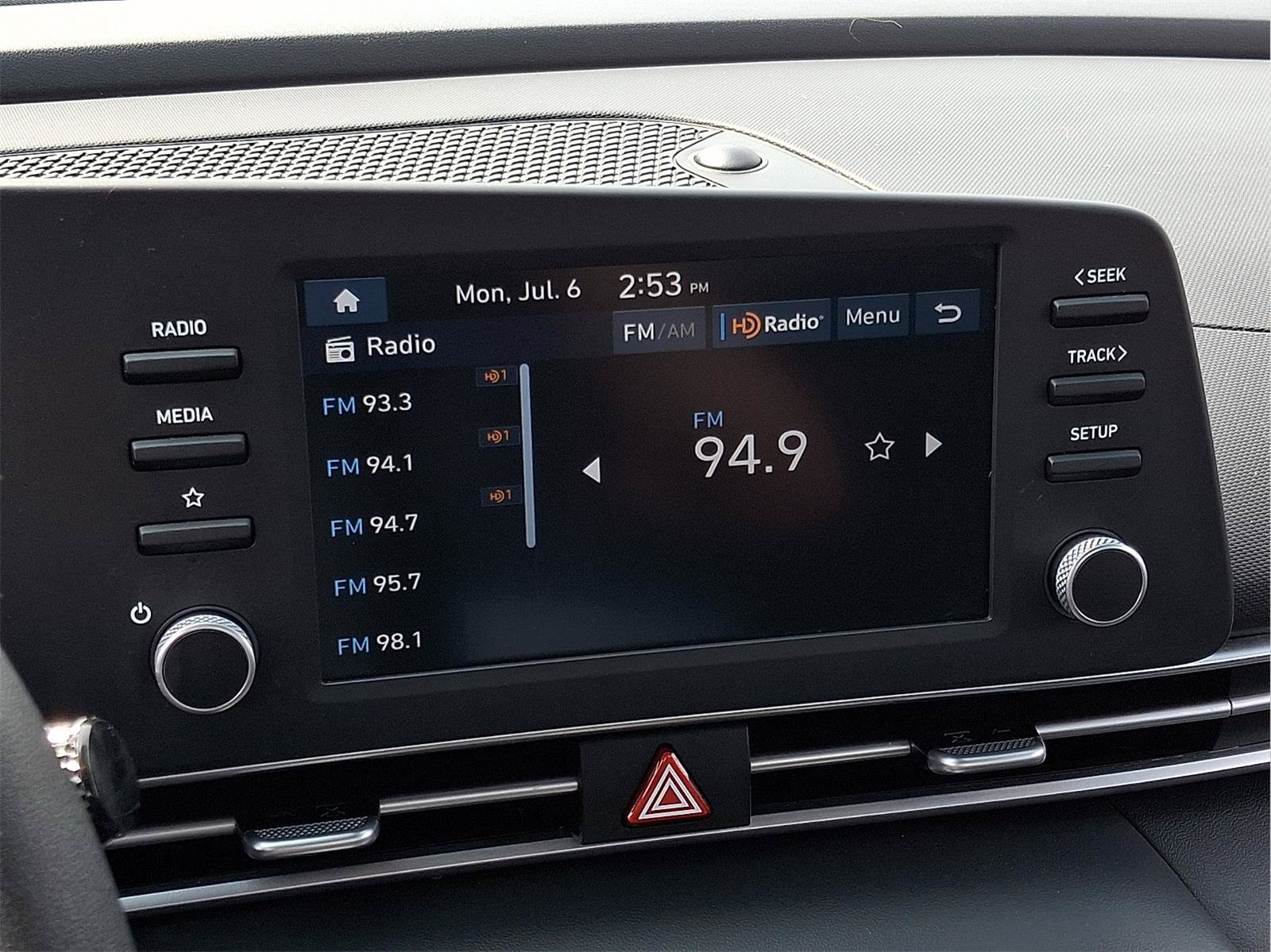 Certified 2024 Hyundai Elantra SE FWD image 14