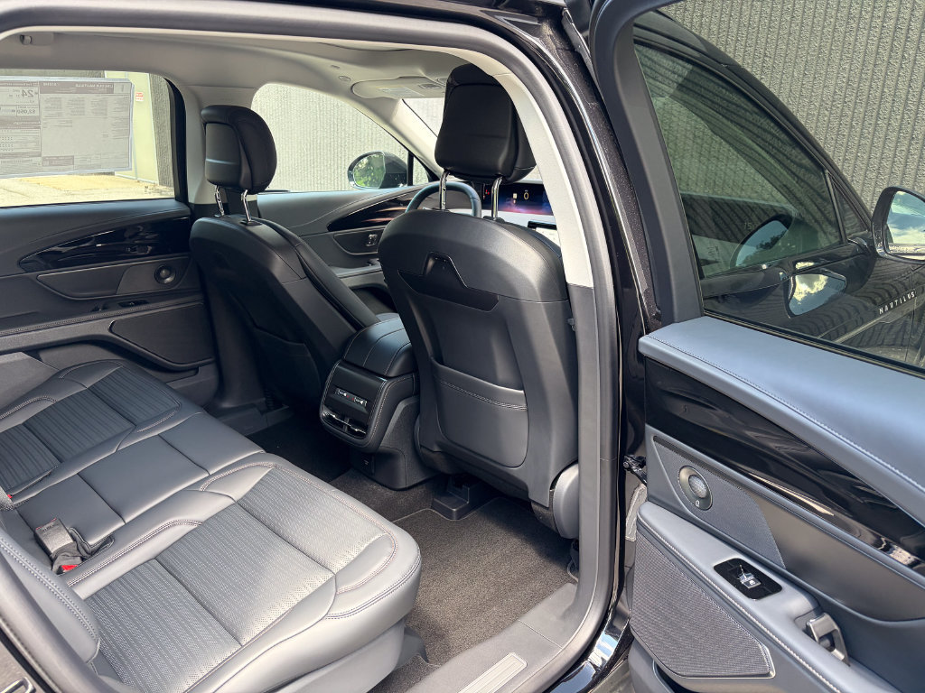 New 2026 Lincoln Nautilus Reserve w/ Jet Appearance Package AWD/4WD image 21