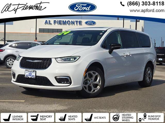 Used 2024 Chrysler Pacifica Limited FWD image 1