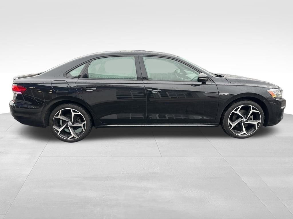 Used 2021 Volkswagen Passat 2.0T R-Line image 7
