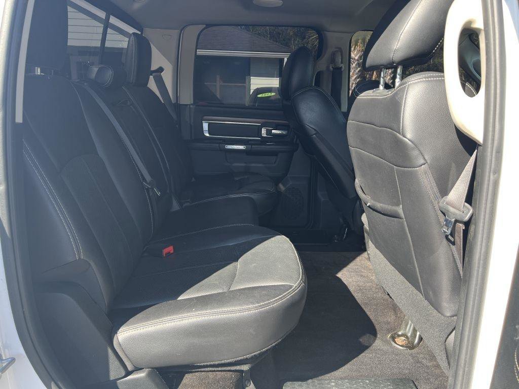 Used 2018 RAM 1500 Laramie RWD image 12