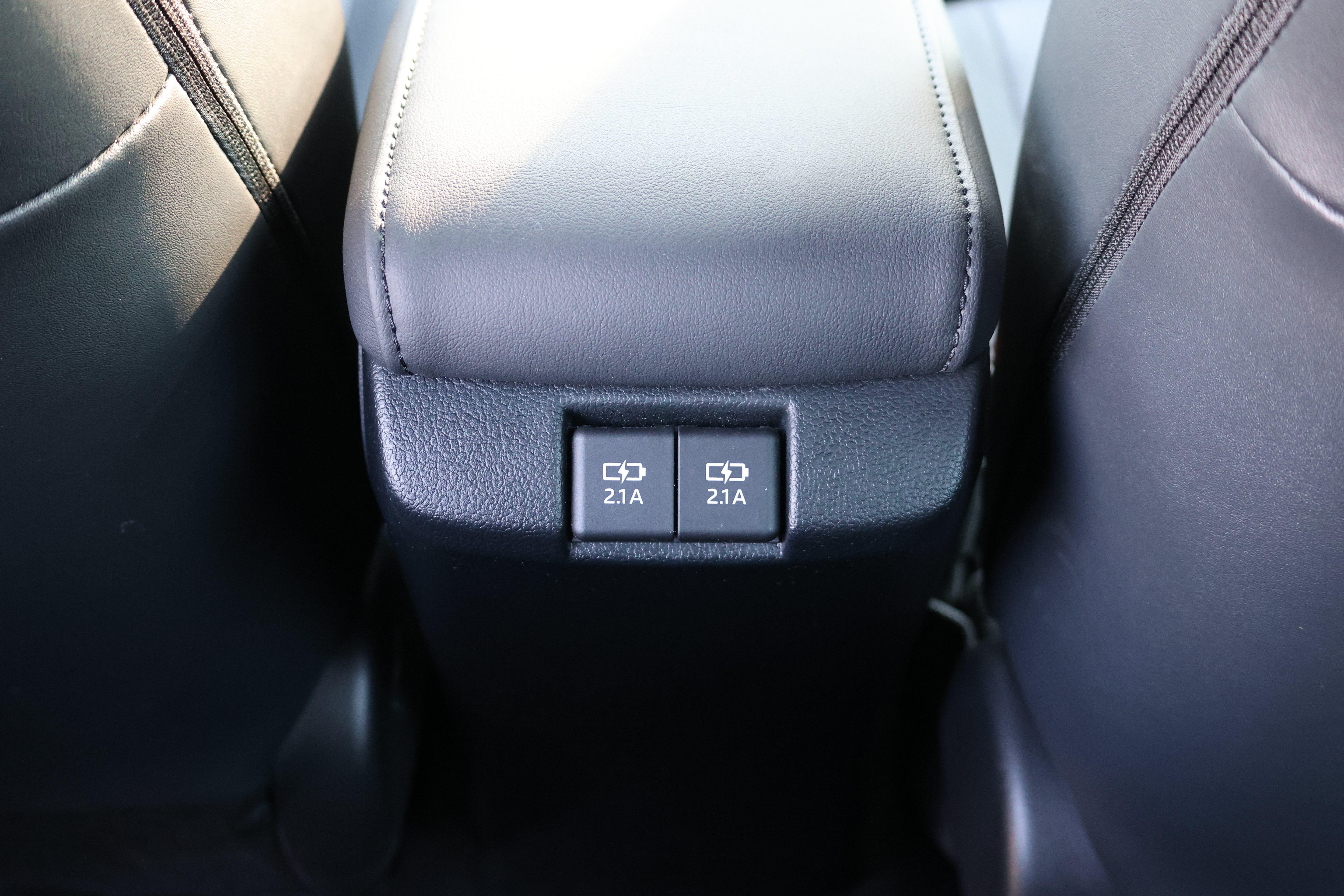 Certified 2020 Toyota Prius XLE AWD/4WD image 17