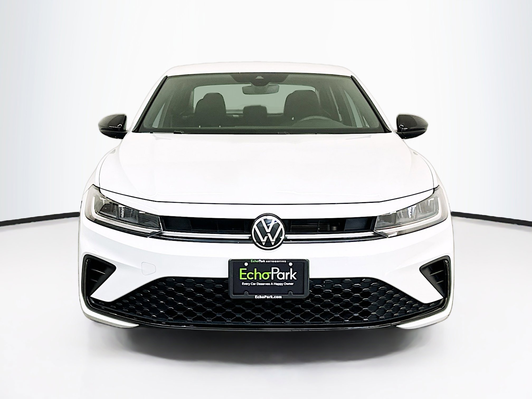 Used 2025 Volkswagen Jetta Sport image 2