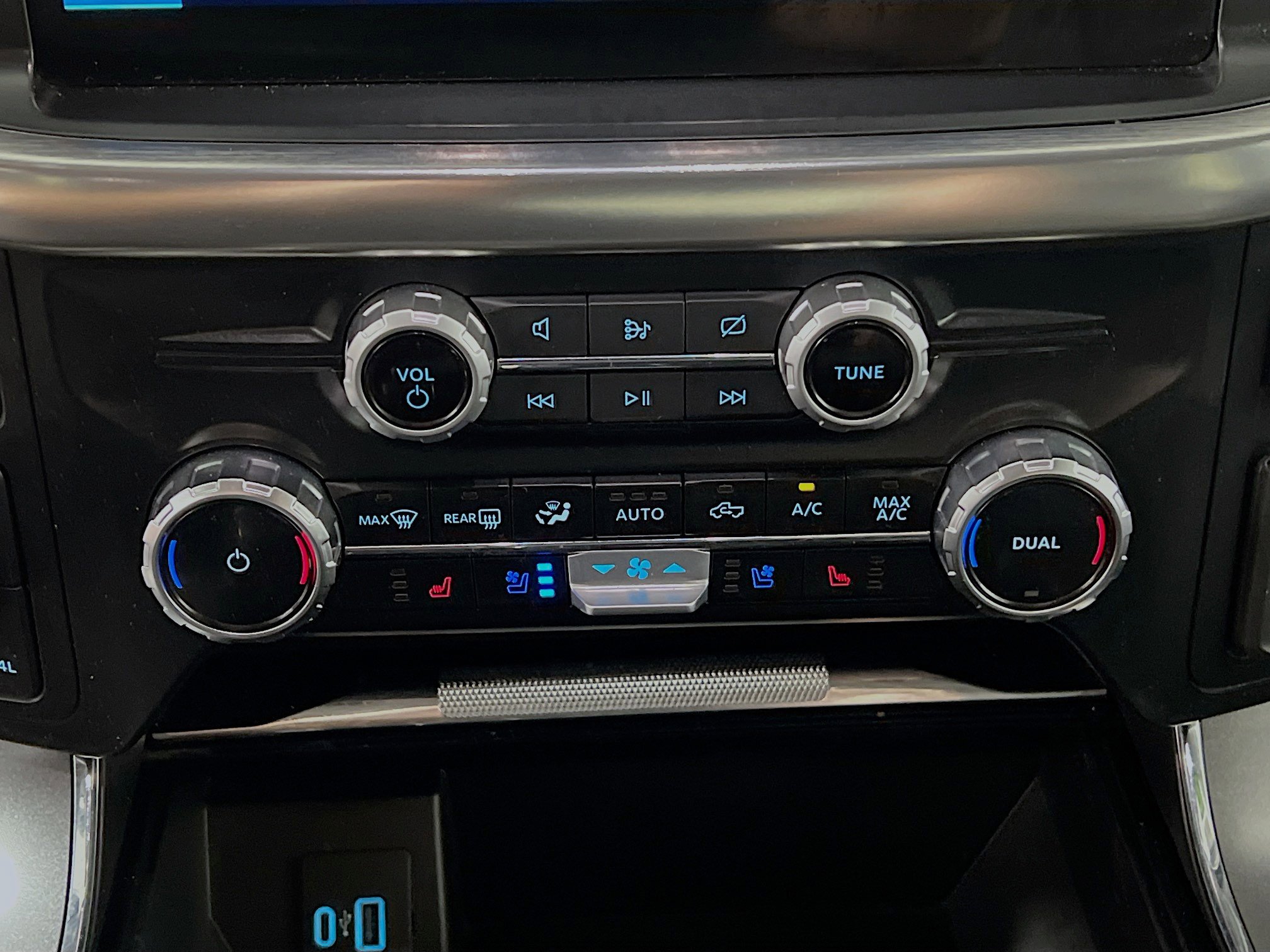 Used 2023 Ford F150 Lariat image 25