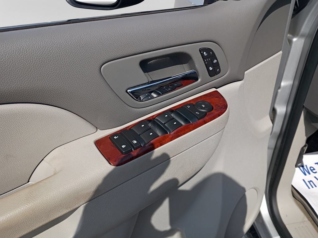 Used 2011 Chevrolet Silverado 2500 LTZ w/ LTZ Plus Package AWD/4WD image 18