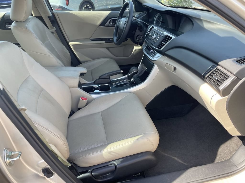 Used 2014 Honda Accord LX image 29