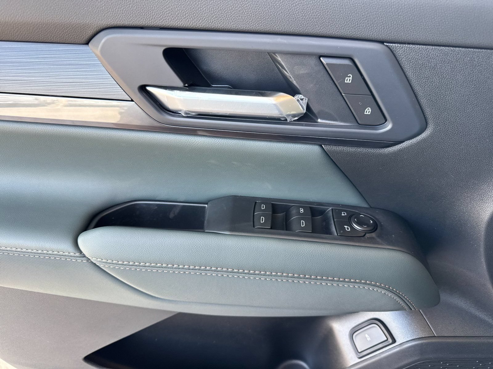 New 2026 GMC Terrain AT4 AWD/4WD image 11
