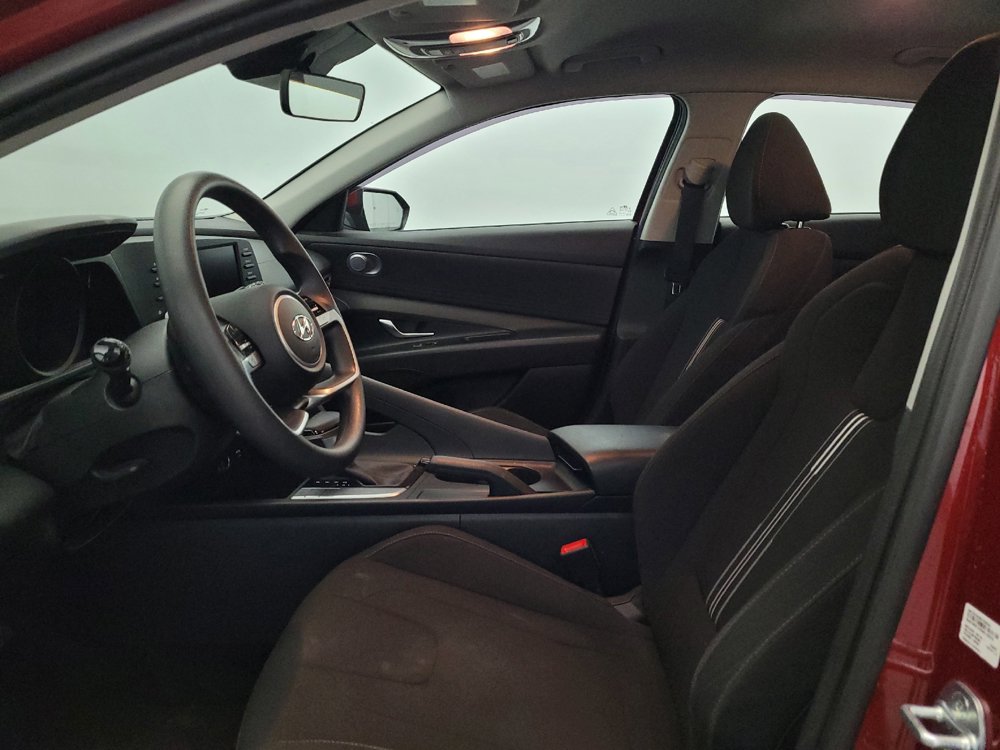 Used 2023 Hyundai Elantra SEL FWD image 17
