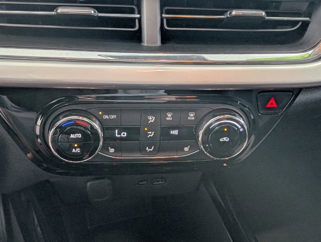 Certified 2025 Chevrolet Trax LT w/ Driver Confidence Package image 20