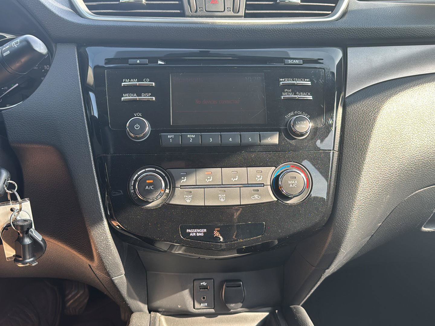 Used 2015 Nissan Rogue S AWD/4WD image 5