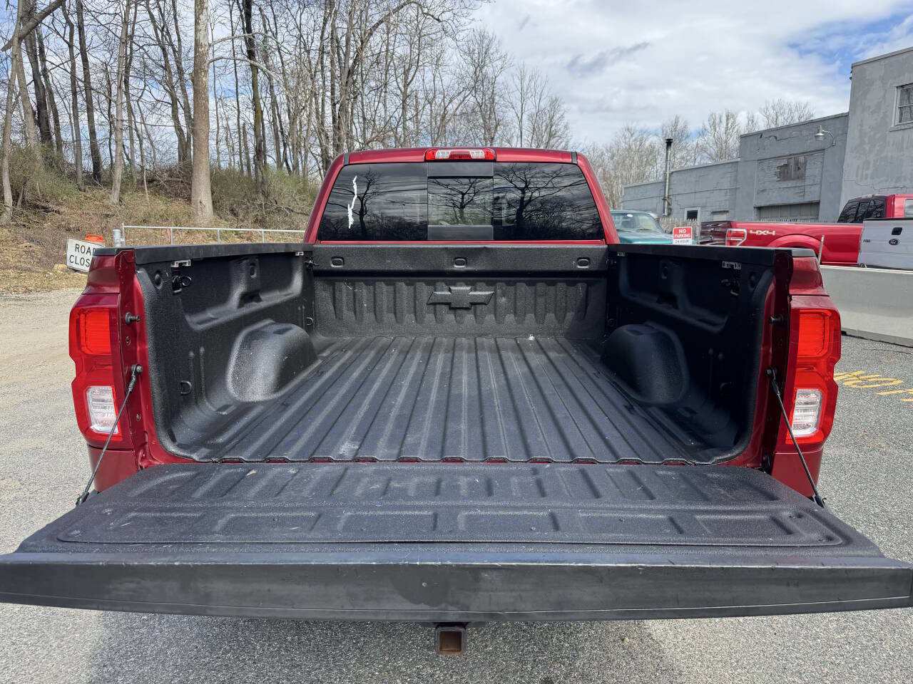 Used 2018 Chevrolet Silverado 1500 LTZ Z71 AWD/4WD image 14