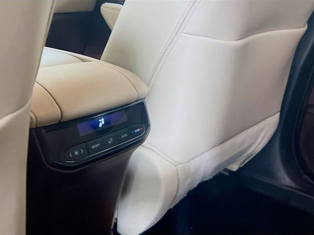 Used 2021 Toyota Highlander XLE image 24