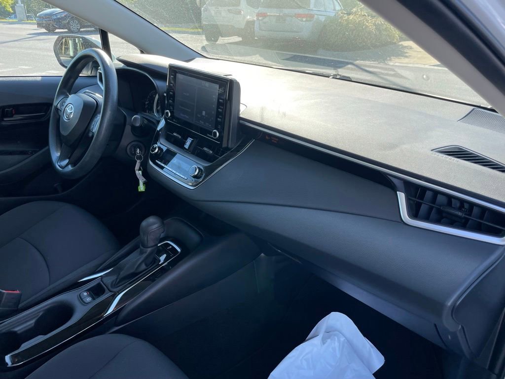 Used 2022 Toyota Corolla LE FWD image 29