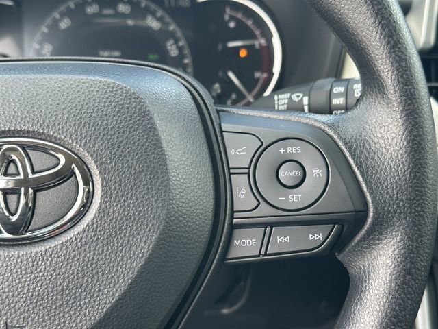 Used 2025 Toyota RAV4 XLE w/ Convenience Package FWD image 14