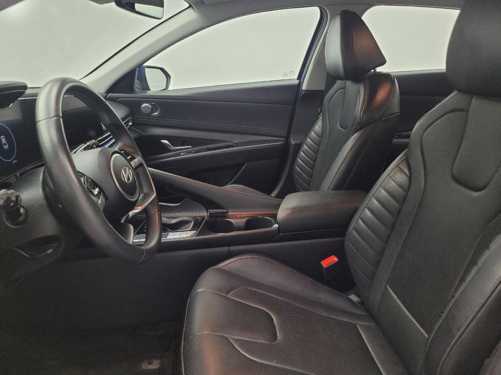 Used 2025 Hyundai Elantra Limited FWD image 17