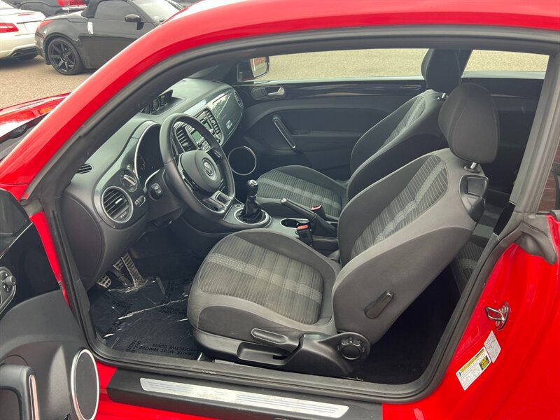 Used 2012 Volkswagen Beetle 2.0T image 8
