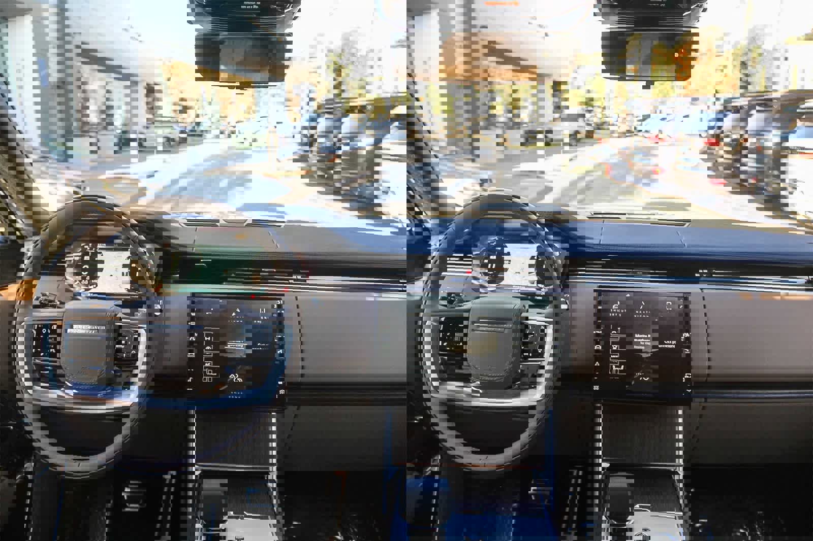 New 2025 Land Rover Range Rover SE image 8