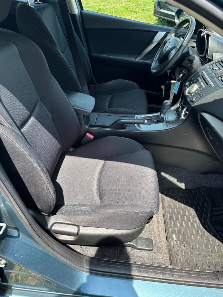 Used 2011 MAZDA MAZDA3 s Sport FWD image 25