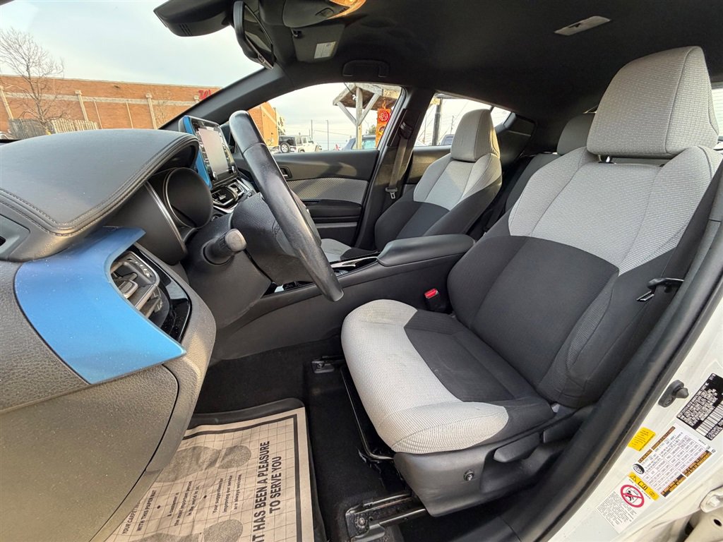 Used 2019 Toyota C-HR image 11