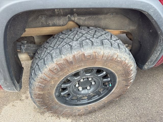 Used 2023 GMC Sierra 1500 AT4X w/ AT4X AEV Edition image 2