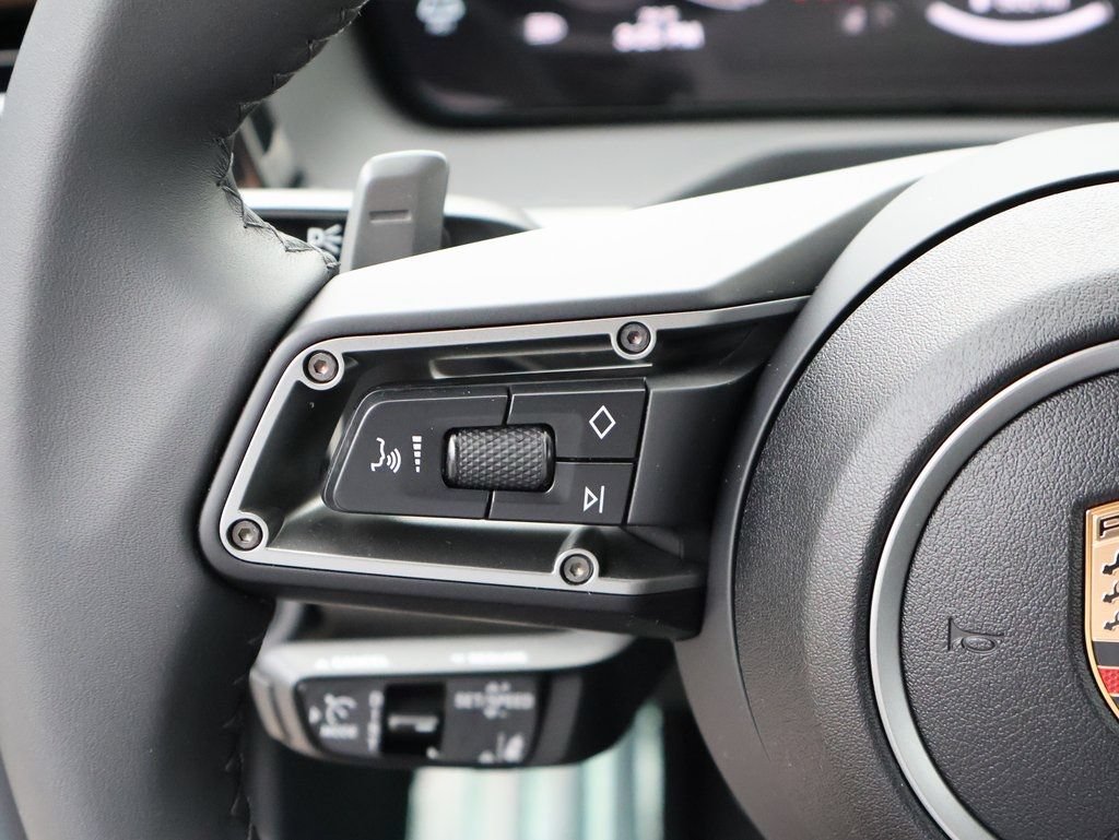 Certified 2025 Porsche Panamera 4 AWD/4WD image 28