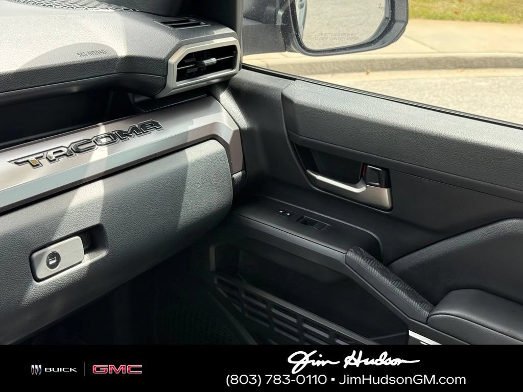 Used 2025 Toyota Tacoma TRD Off-Road AWD/4WD image 35
