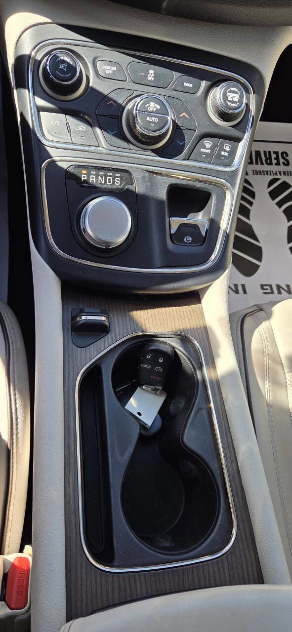 Used 2015 Chrysler 200 C w/ Navigation & Sound Group I image 21