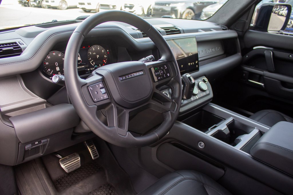 Used 2025 Land Rover Defender 110 V8 image 11