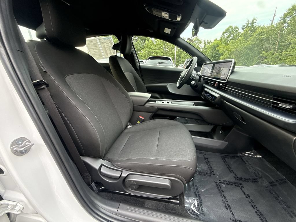 Used 2024 Hyundai Ioniq 6 SE RWD image 25
