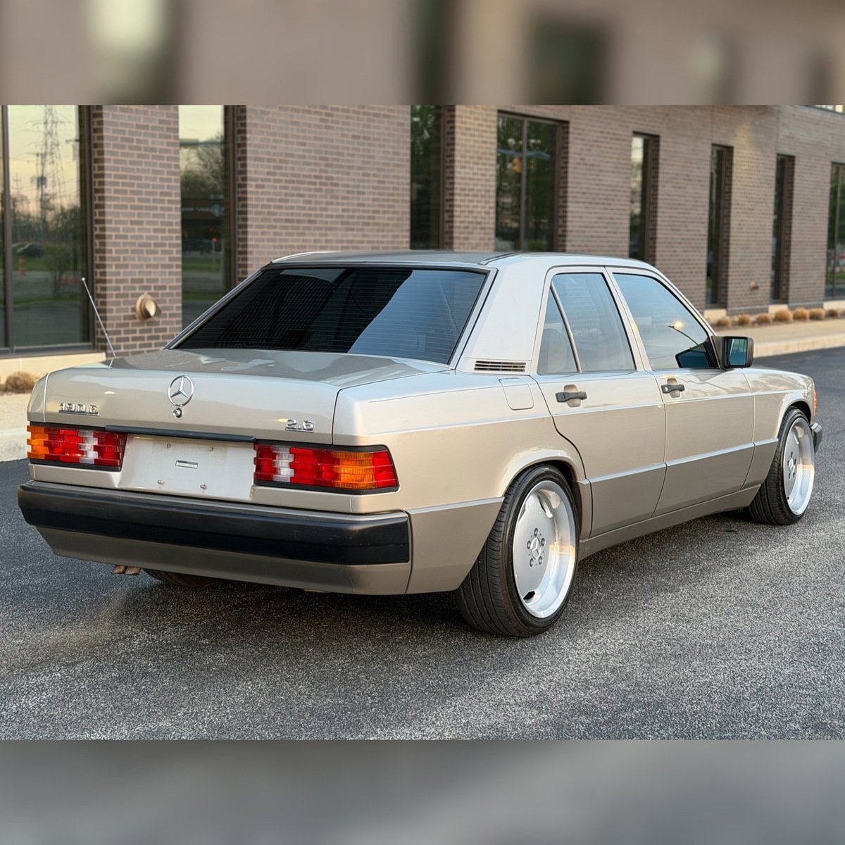 Used 1990 Mercedes-Benz 190 E 2.6 image 2