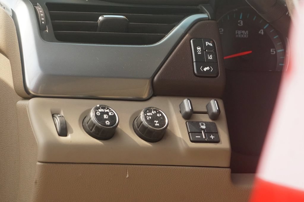 Used 2015 Chevrolet Tahoe LTZ AWD/4WD image 28