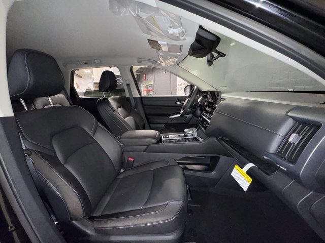 New 2025 Nissan Pathfinder SL image 7