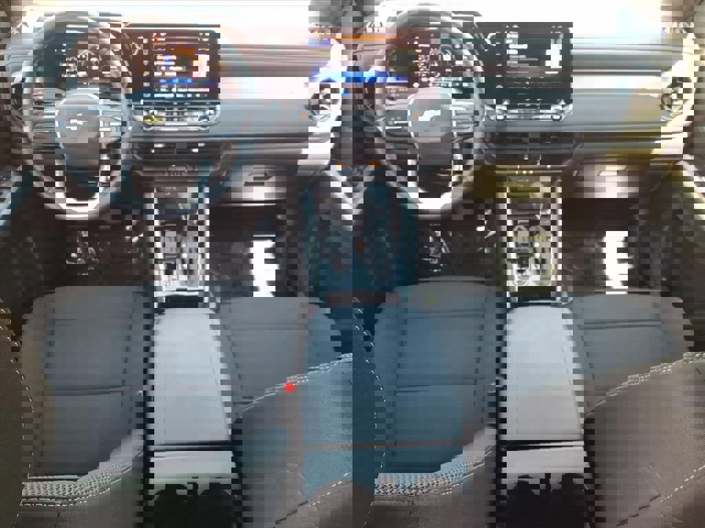 Used 2024 Chevrolet Colorado LT w/ LT Convenience Package image 21