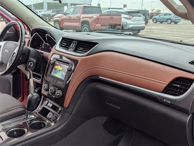 Used 2015 Chevrolet Traverse LT w/ Style and Technology Package image 25