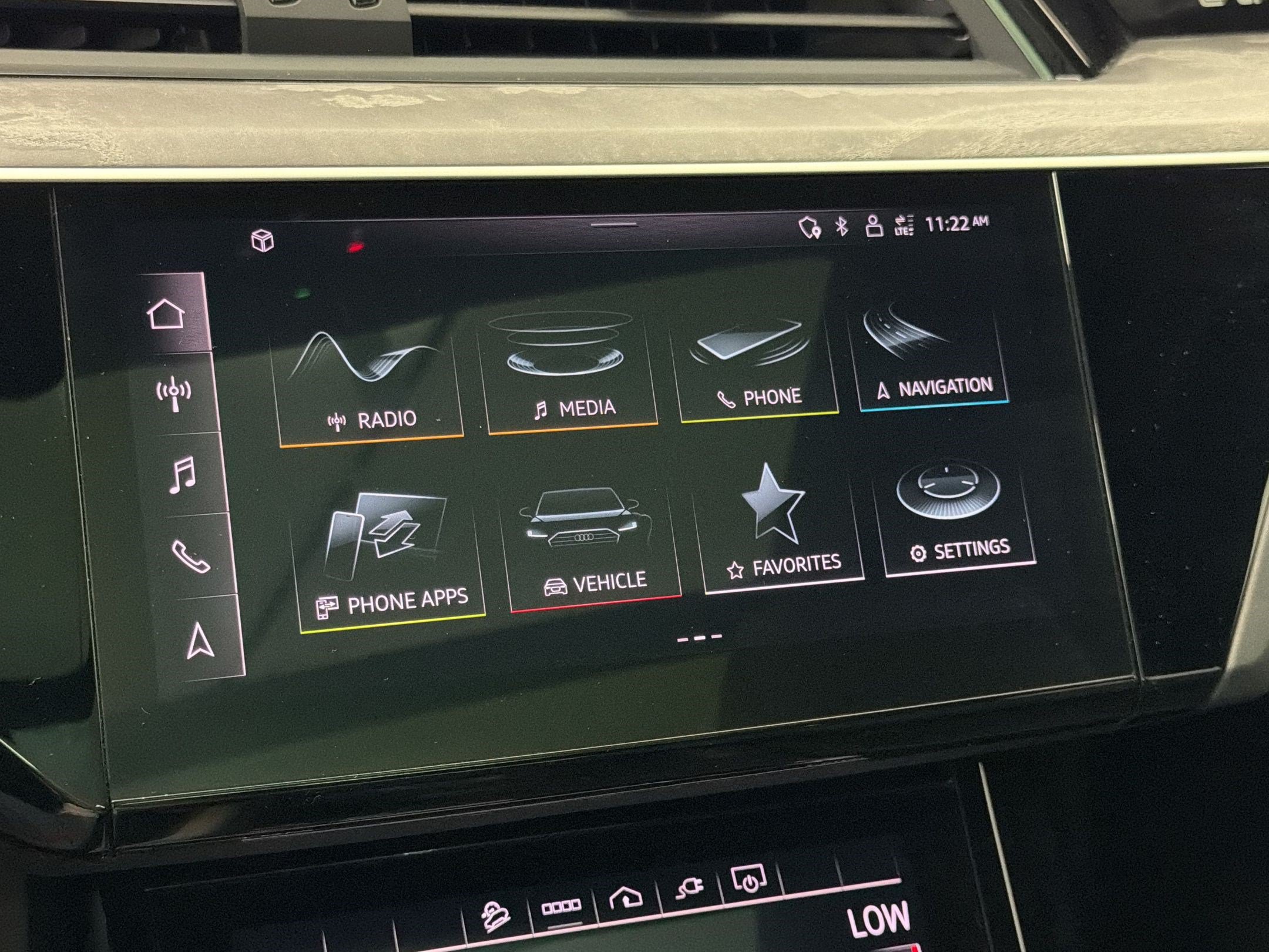Certified 2024 Audi Q8 e-tron Premium Plus w/ Premium Plus Package AWD/4WD image 19