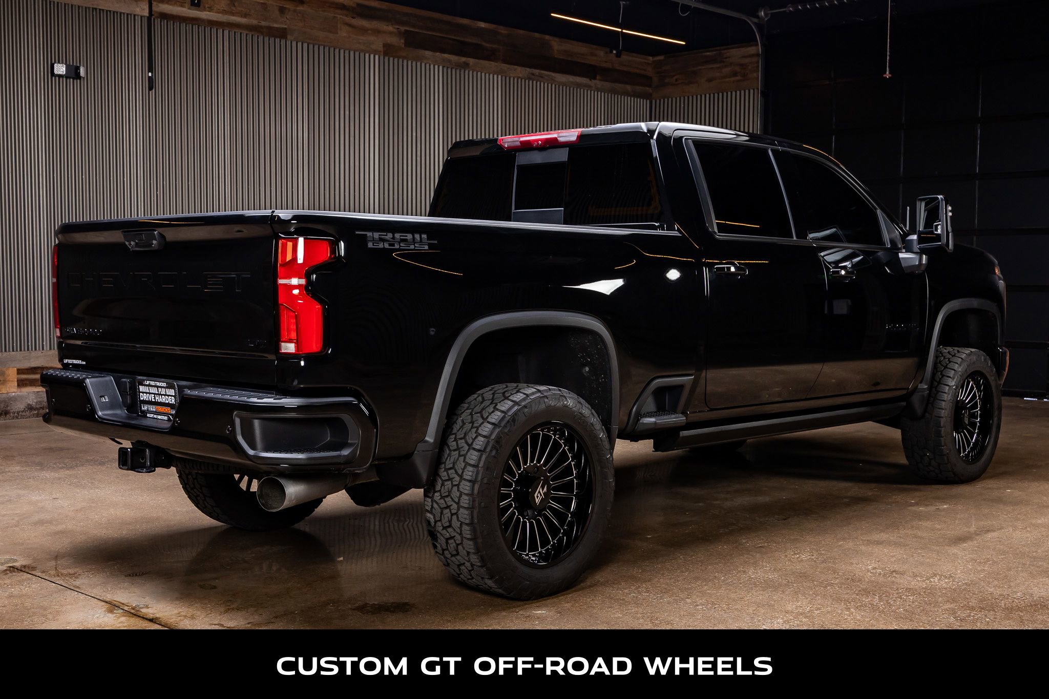 Used 2025 Chevrolet Silverado 2500 LTZ w/ LTZ Plus Package image 9