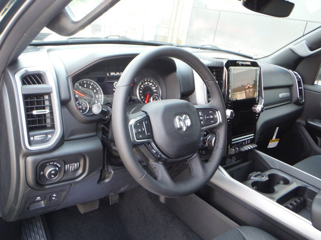 New 2027 RAM 1500 4x4 Crew Cab image 3