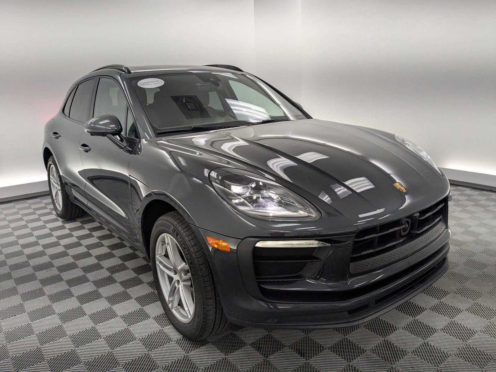 Certified 2026 Porsche Macan Turbo AWD/4WD image 7
