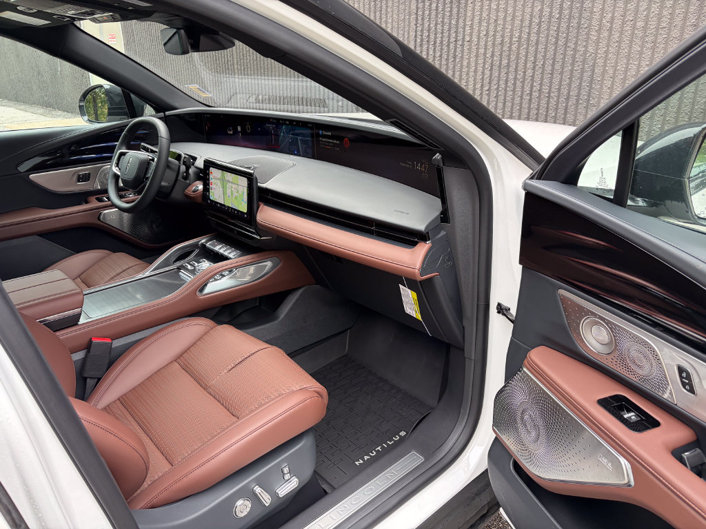 New 2026 Lincoln Nautilus Reserve AWD/4WD image 32