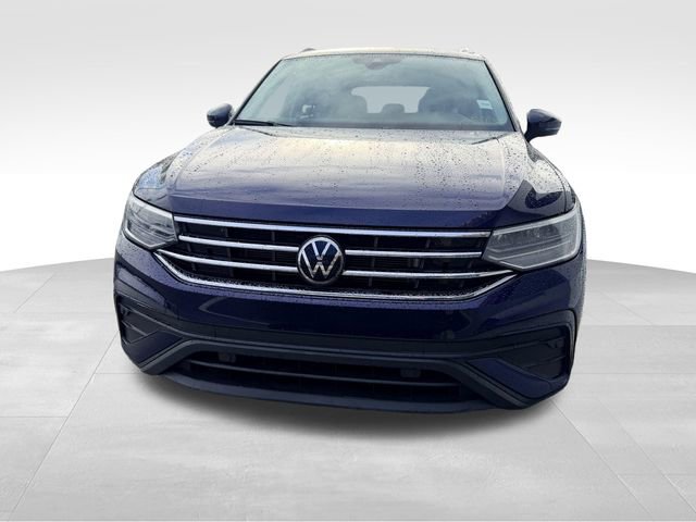 Used 2022 Volkswagen Tiguan SE image 2