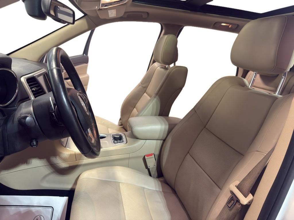 Used 2014 Jeep Grand Cherokee Limited w/ Luxury Group II AWD/4WD image 15