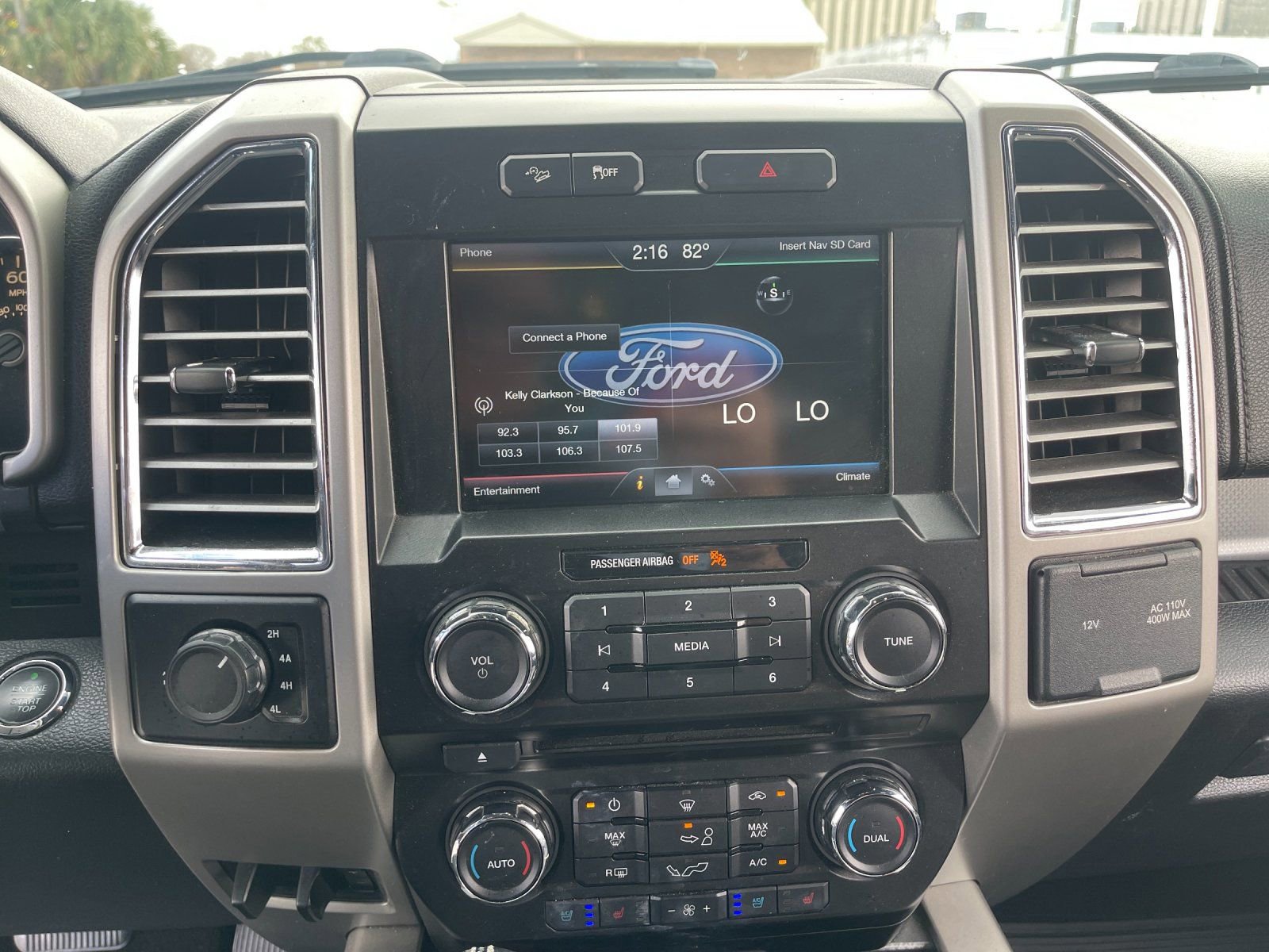 Used 2015 Ford F150 Lariat image 32
