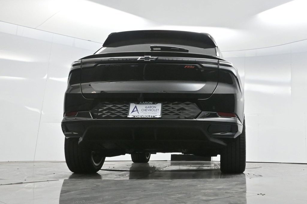 New 2026 Chevrolet Equinox EV RS w/ Convenience Package II FWD image 17