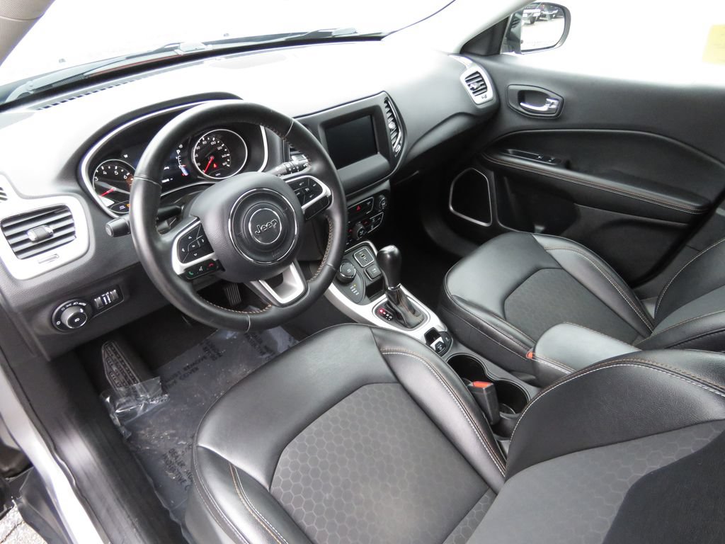 Used 2019 Jeep Compass Latitude w/ Popular Equipment Group AWD/4WD image 11