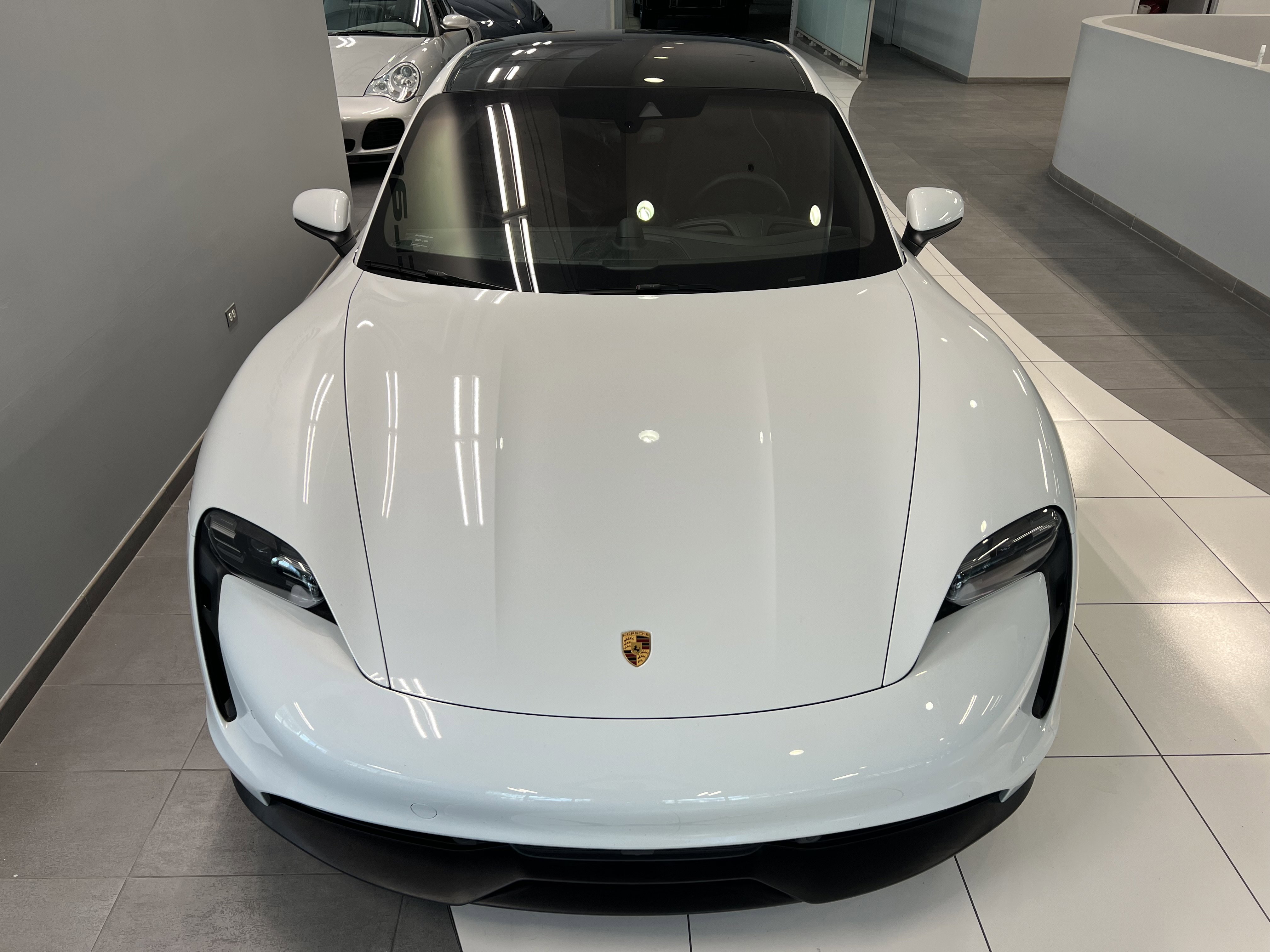 Used 2022 Porsche Taycan 4S image 11