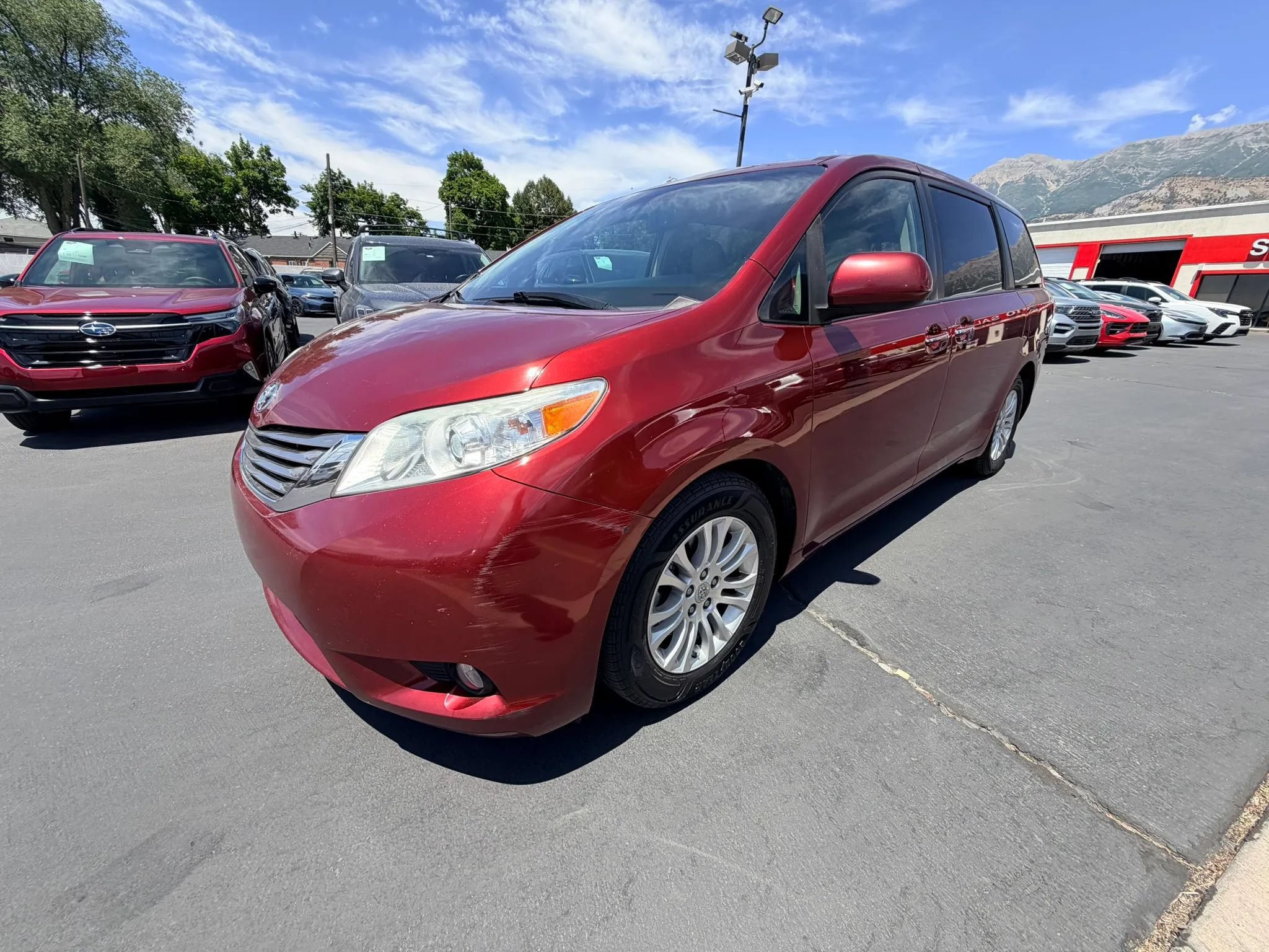 Used 2015 Toyota Sienna XLE w/ Entertainment Package FWD image 8