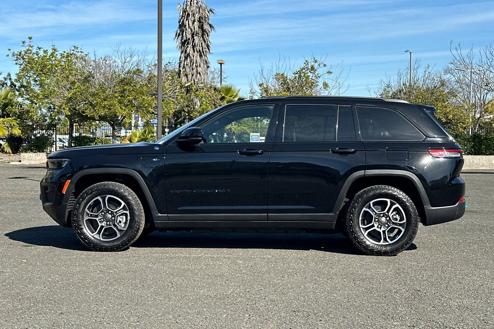 New 2023 Jeep Grand Cherokee Trailhawk AWD/4WD image 6