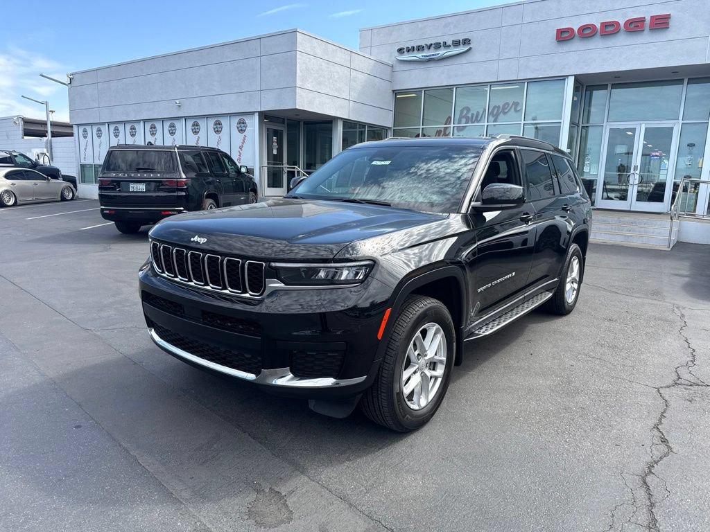 Certified 2024 Jeep Grand Cherokee L Laredo w/ Trailer Tow Package AWD/4WD image 3