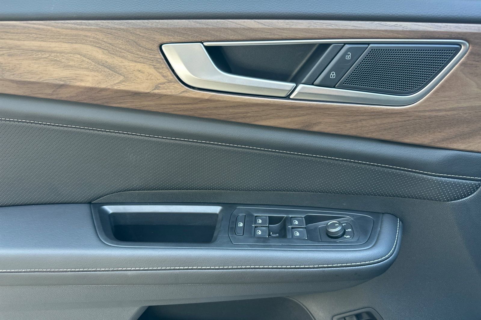 New 2026 Volkswagen Atlas SE image 10