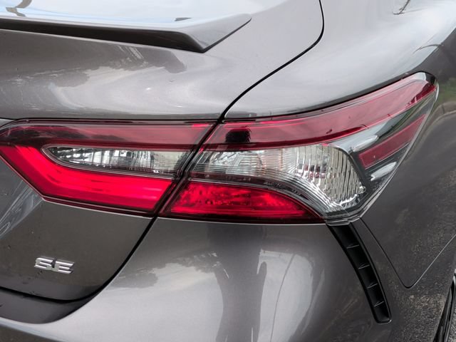 Used 2022 Toyota Camry SE FWD image 11